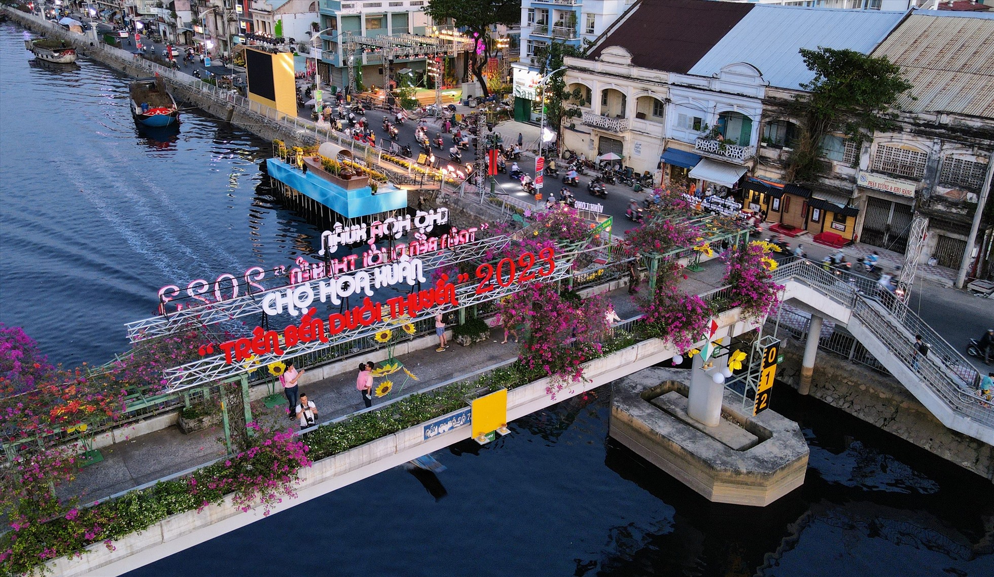 chợ hoa Xuân ”Trên bến dưới thuyền” tại quận 8