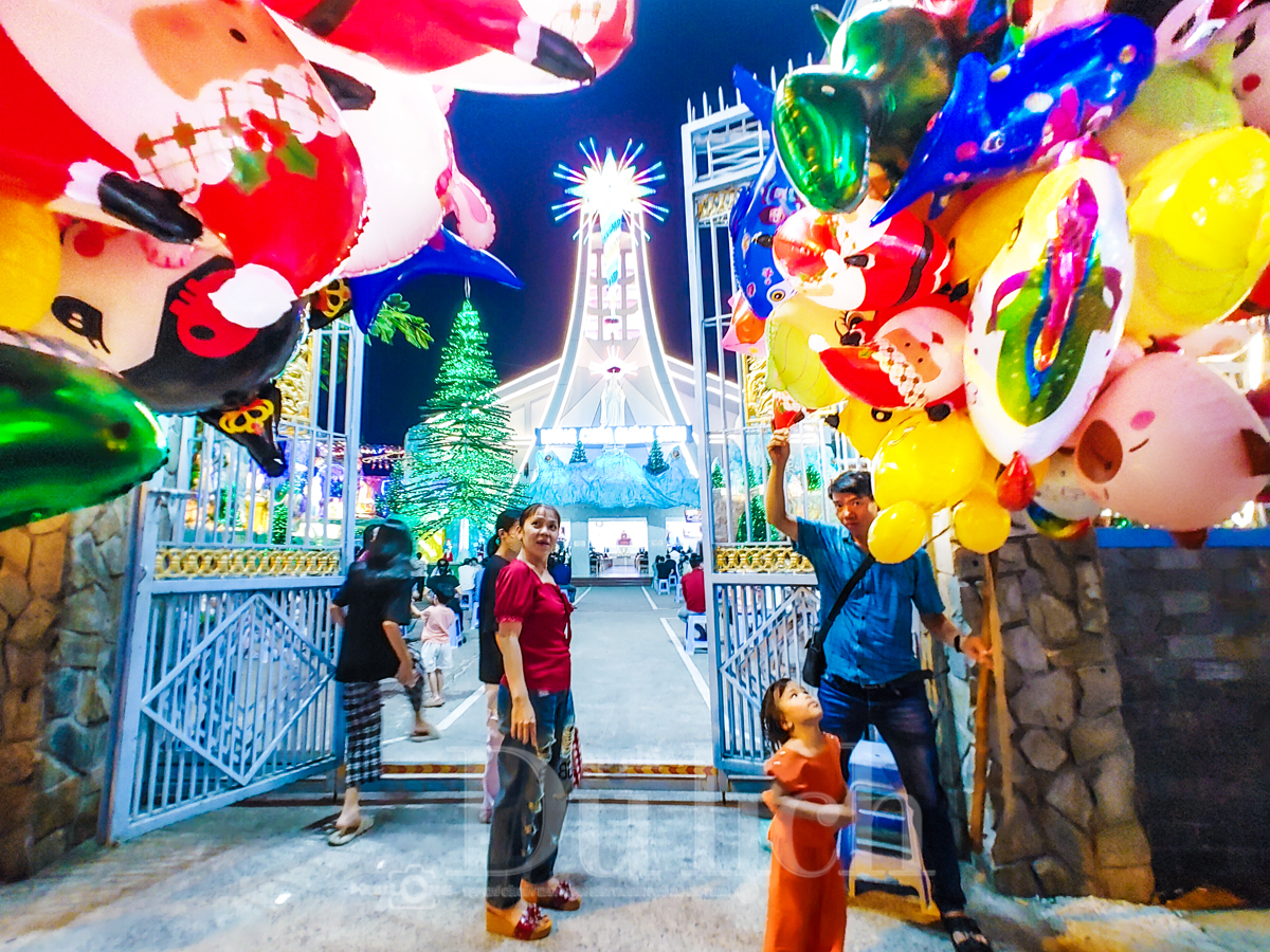 Đêm huyền diệu Xóm đạo Quận 8 cũ: Vang vọng câu chuyện cổ tích mùa đông - 8