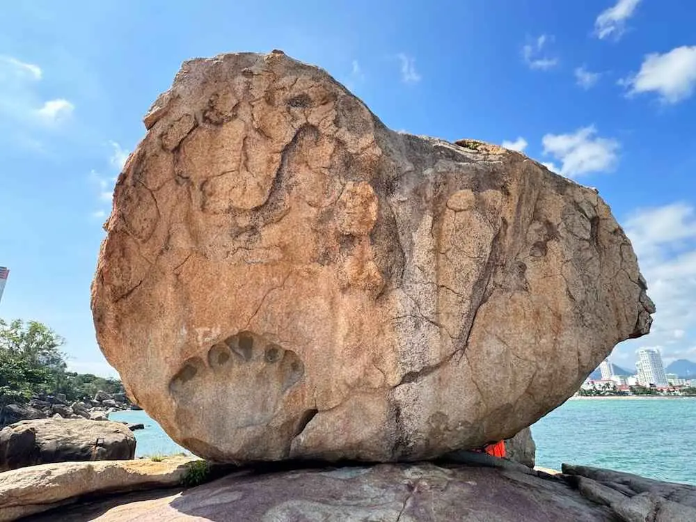 Hòn Chồng Nha Trang