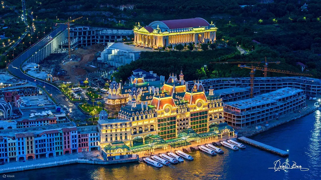 Cảnh đẹp Vinpearl Harbour về đêm - Vinpearl đảo Hòn Tre Nha Trang